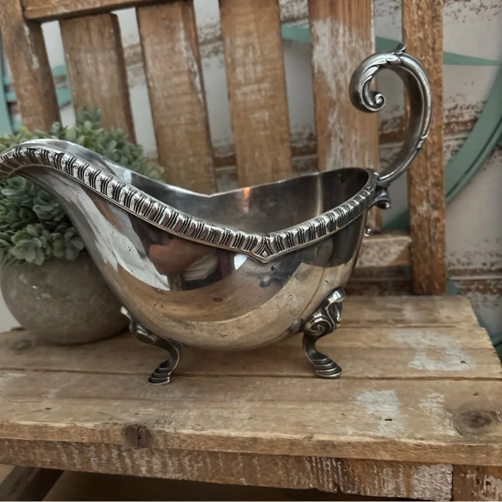 Vtg. EG Webster & Son Silverplate Gravy Sauce Boat Ornate